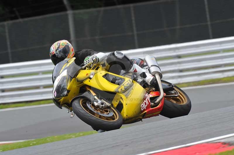 Motorcycle action photographs;Trackday digital images;event digital images;eventdigitalimages;no limits trackday;oulton park;oulton park circuit cheshire;oulton park photographs;peter wileman photography;trackday;trackday photos