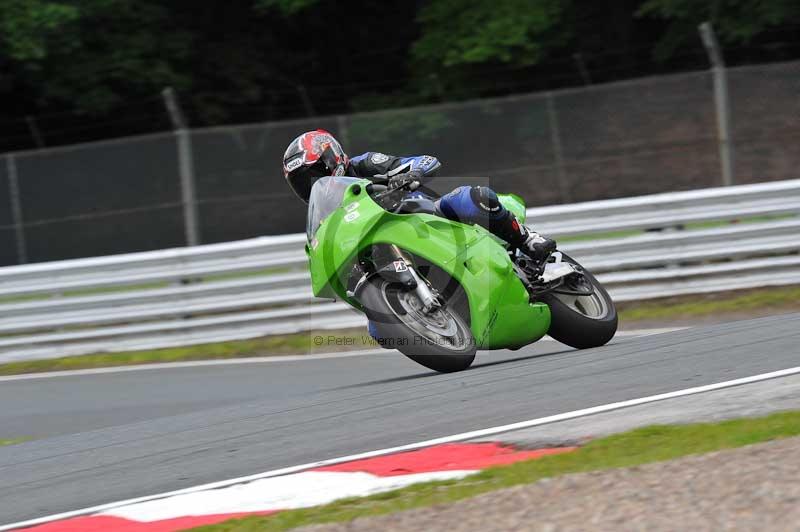 Motorcycle action photographs;Trackday digital images;event digital images;eventdigitalimages;no limits trackday;oulton park;oulton park circuit cheshire;oulton park photographs;peter wileman photography;trackday;trackday photos