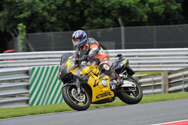 Motorcycle action photographs;Trackday digital images;event digital images;eventdigitalimages;no limits trackday;oulton park;oulton park circuit cheshire;oulton park photographs;peter wileman photography;trackday;trackday photos