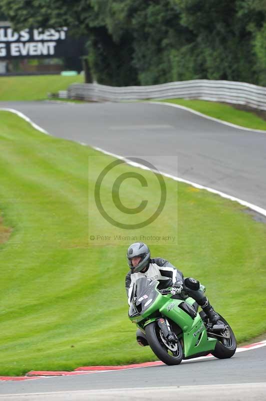 Motorcycle action photographs;Trackday digital images;event digital images;eventdigitalimages;no limits trackday;oulton park;oulton park circuit cheshire;oulton park photographs;peter wileman photography;trackday;trackday photos