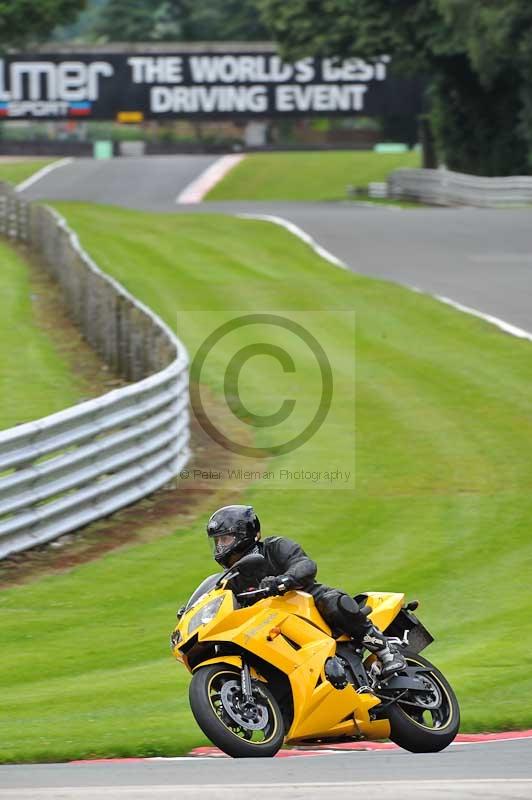 Motorcycle action photographs;Trackday digital images;event digital images;eventdigitalimages;no limits trackday;oulton park;oulton park circuit cheshire;oulton park photographs;peter wileman photography;trackday;trackday photos