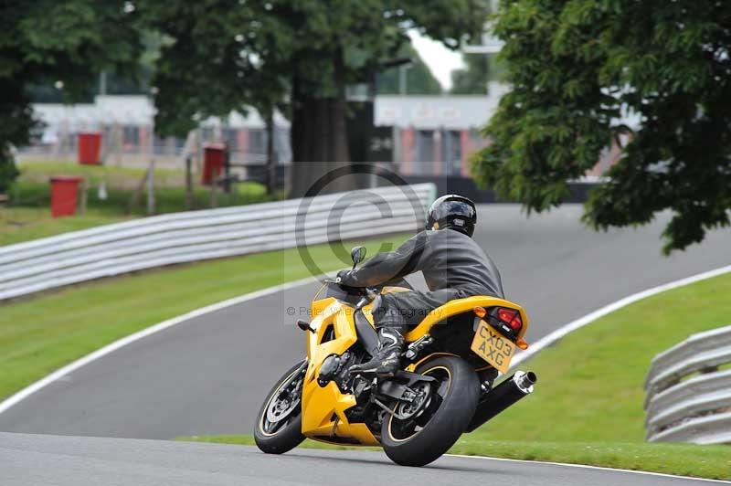 Motorcycle action photographs;Trackday digital images;event digital images;eventdigitalimages;no limits trackday;oulton park;oulton park circuit cheshire;oulton park photographs;peter wileman photography;trackday;trackday photos