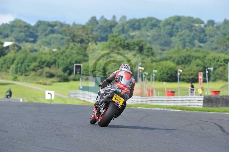 Motorcycle action photographs;Trackday digital images;event digital images;eventdigitalimages;no limits trackday;oulton park;oulton park circuit cheshire;oulton park photographs;peter wileman photography;trackday;trackday photos