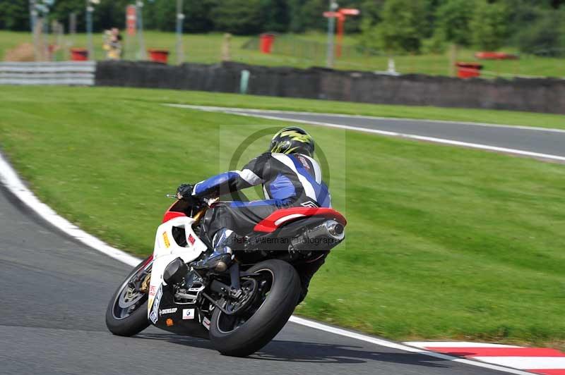 Motorcycle action photographs;Trackday digital images;event digital images;eventdigitalimages;no limits trackday;oulton park;oulton park circuit cheshire;oulton park photographs;peter wileman photography;trackday;trackday photos