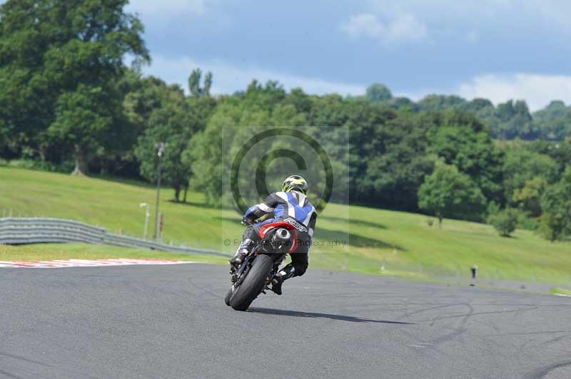 Motorcycle action photographs;Trackday digital images;event digital images;eventdigitalimages;no limits trackday;oulton park;oulton park circuit cheshire;oulton park photographs;peter wileman photography;trackday;trackday photos