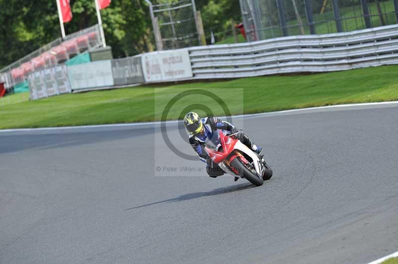 Motorcycle action photographs;Trackday digital images;event digital images;eventdigitalimages;no limits trackday;oulton park;oulton park circuit cheshire;oulton park photographs;peter wileman photography;trackday;trackday photos