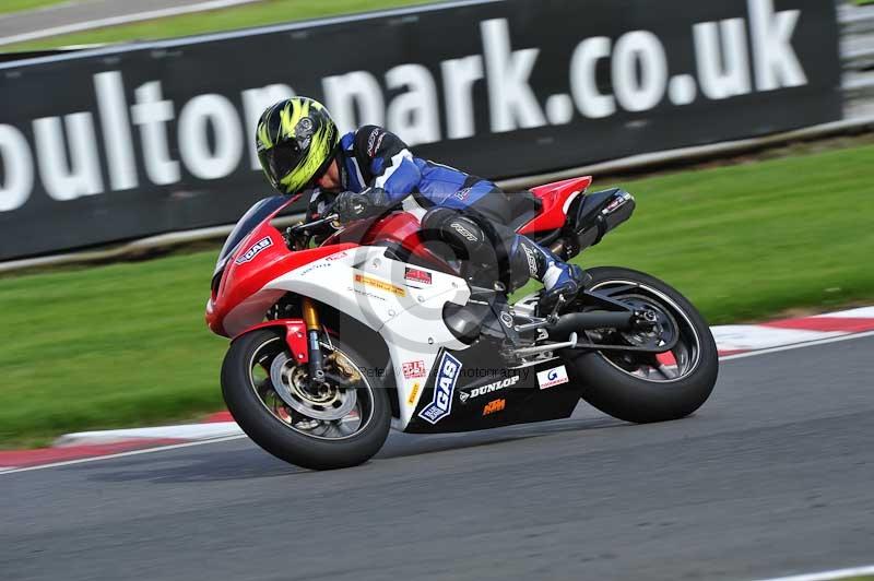 Motorcycle action photographs;Trackday digital images;event digital images;eventdigitalimages;no limits trackday;oulton park;oulton park circuit cheshire;oulton park photographs;peter wileman photography;trackday;trackday photos