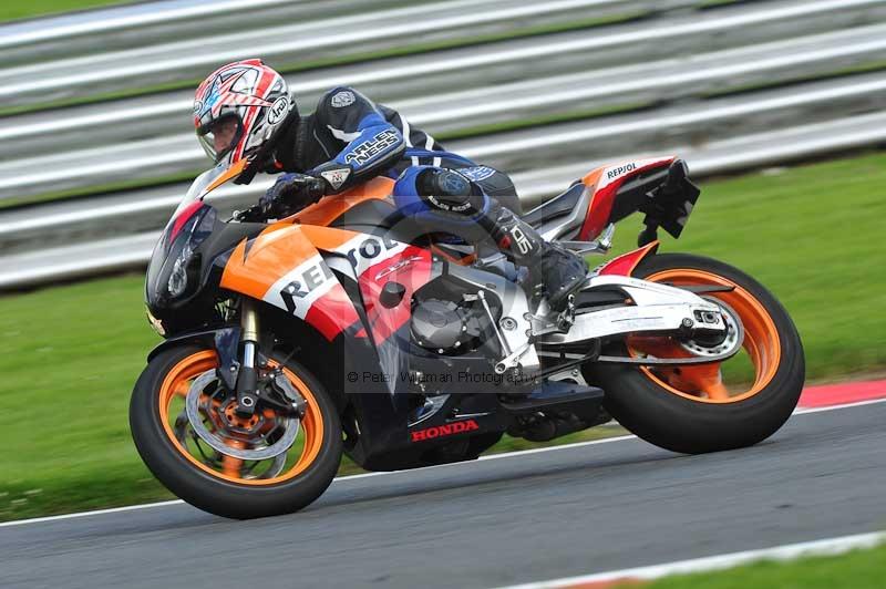 Motorcycle action photographs;Trackday digital images;event digital images;eventdigitalimages;no limits trackday;oulton park;oulton park circuit cheshire;oulton park photographs;peter wileman photography;trackday;trackday photos