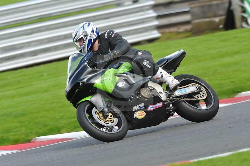 Motorcycle action photographs;Trackday digital images;event digital images;eventdigitalimages;no limits trackday;oulton park;oulton park circuit cheshire;oulton park photographs;peter wileman photography;trackday;trackday photos