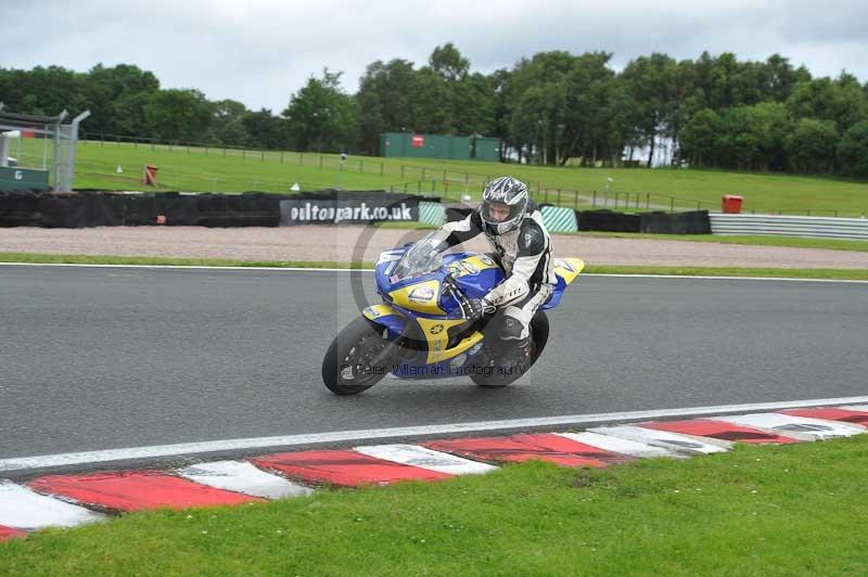 Motorcycle action photographs;Trackday digital images;event digital images;eventdigitalimages;no limits trackday;oulton park;oulton park circuit cheshire;oulton park photographs;peter wileman photography;trackday;trackday photos