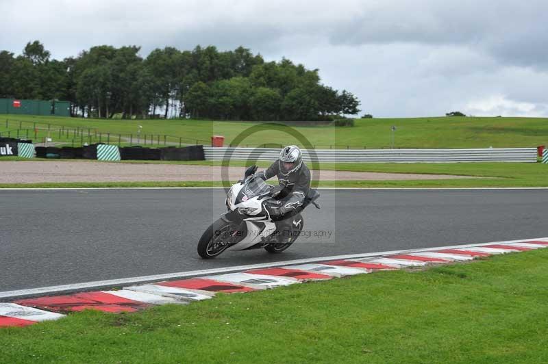 Motorcycle action photographs;Trackday digital images;event digital images;eventdigitalimages;no limits trackday;oulton park;oulton park circuit cheshire;oulton park photographs;peter wileman photography;trackday;trackday photos