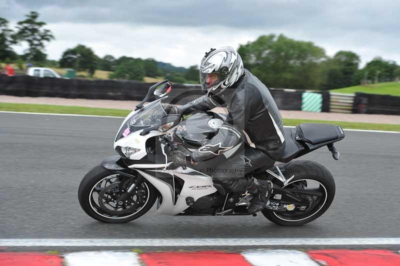 Motorcycle action photographs;Trackday digital images;event digital images;eventdigitalimages;no limits trackday;oulton park;oulton park circuit cheshire;oulton park photographs;peter wileman photography;trackday;trackday photos