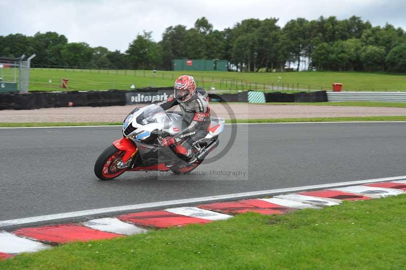 Motorcycle action photographs;Trackday digital images;event digital images;eventdigitalimages;no limits trackday;oulton park;oulton park circuit cheshire;oulton park photographs;peter wileman photography;trackday;trackday photos