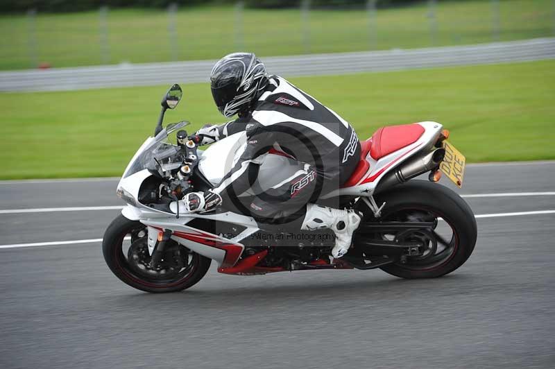 Motorcycle action photographs;Trackday digital images;event digital images;eventdigitalimages;no limits trackday;oulton park;oulton park circuit cheshire;oulton park photographs;peter wileman photography;trackday;trackday photos