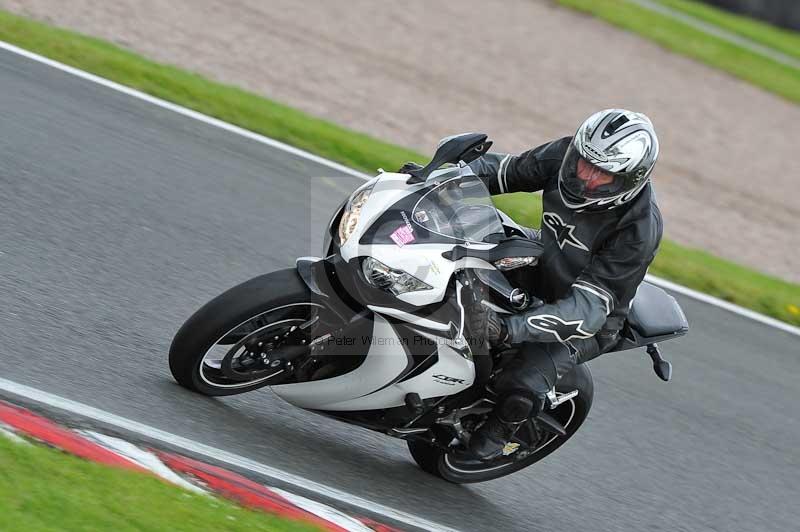 Motorcycle action photographs;Trackday digital images;event digital images;eventdigitalimages;no limits trackday;oulton park;oulton park circuit cheshire;oulton park photographs;peter wileman photography;trackday;trackday photos