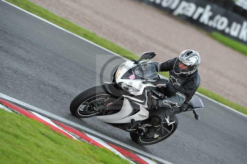 Motorcycle action photographs;Trackday digital images;event digital images;eventdigitalimages;no limits trackday;oulton park;oulton park circuit cheshire;oulton park photographs;peter wileman photography;trackday;trackday photos