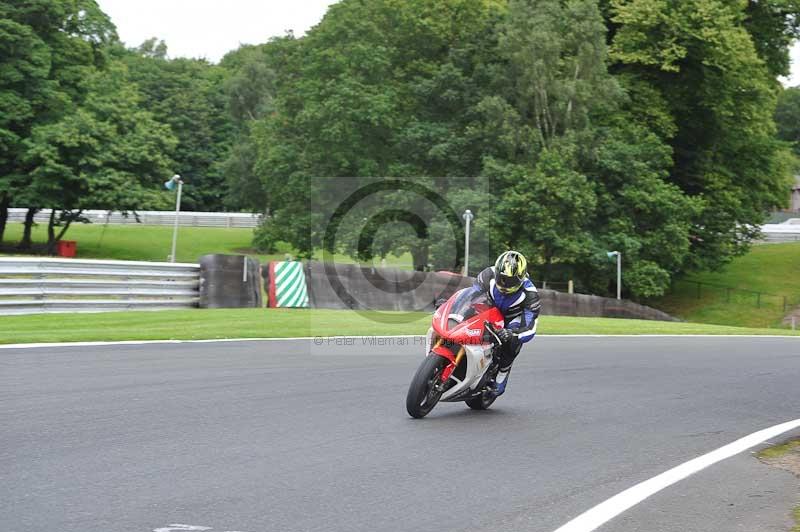 Motorcycle action photographs;Trackday digital images;event digital images;eventdigitalimages;no limits trackday;oulton park;oulton park circuit cheshire;oulton park photographs;peter wileman photography;trackday;trackday photos