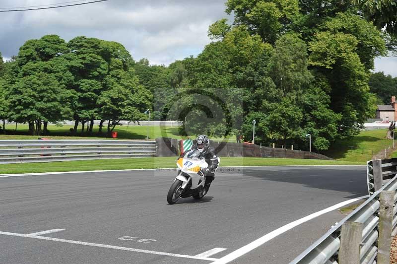 Motorcycle action photographs;Trackday digital images;event digital images;eventdigitalimages;no limits trackday;oulton park;oulton park circuit cheshire;oulton park photographs;peter wileman photography;trackday;trackday photos