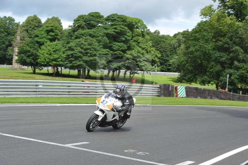 Motorcycle action photographs;Trackday digital images;event digital images;eventdigitalimages;no limits trackday;oulton park;oulton park circuit cheshire;oulton park photographs;peter wileman photography;trackday;trackday photos