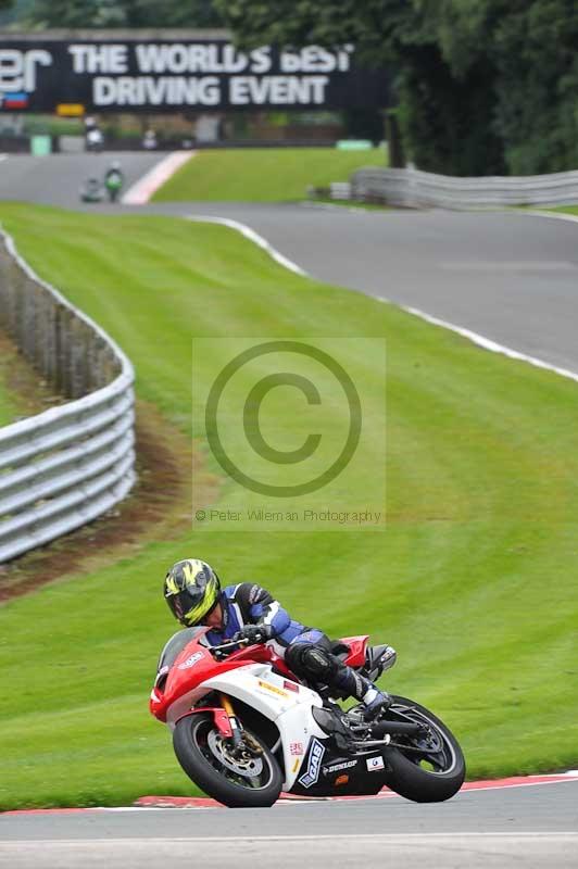 Motorcycle action photographs;Trackday digital images;event digital images;eventdigitalimages;no limits trackday;oulton park;oulton park circuit cheshire;oulton park photographs;peter wileman photography;trackday;trackday photos