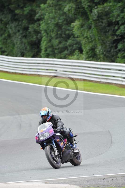 Motorcycle action photographs;Trackday digital images;event digital images;eventdigitalimages;no limits trackday;oulton park;oulton park circuit cheshire;oulton park photographs;peter wileman photography;trackday;trackday photos