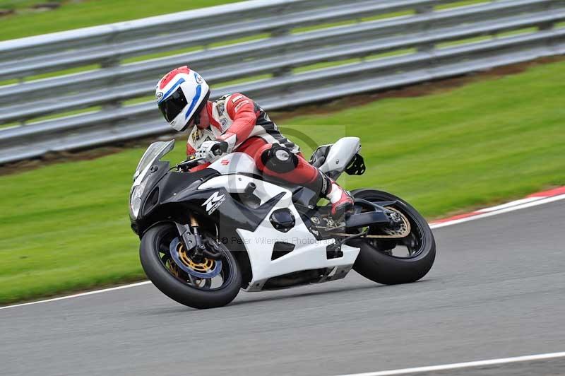 Motorcycle action photographs;Trackday digital images;event digital images;eventdigitalimages;no limits trackday;oulton park;oulton park circuit cheshire;oulton park photographs;peter wileman photography;trackday;trackday photos