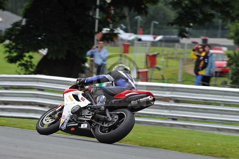 Motorcycle action photographs;Trackday digital images;event digital images;eventdigitalimages;no limits trackday;oulton park;oulton park circuit cheshire;oulton park photographs;peter wileman photography;trackday;trackday photos