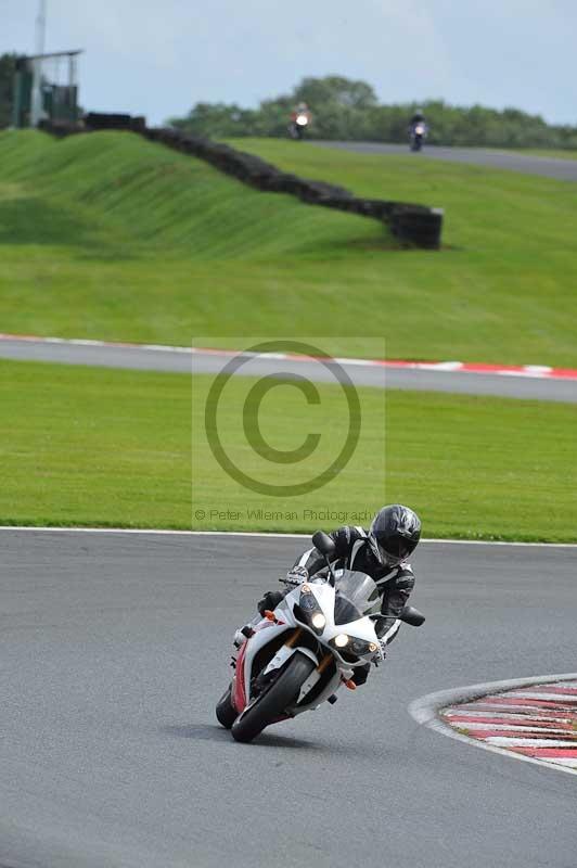 Motorcycle action photographs;Trackday digital images;event digital images;eventdigitalimages;no limits trackday;oulton park;oulton park circuit cheshire;oulton park photographs;peter wileman photography;trackday;trackday photos