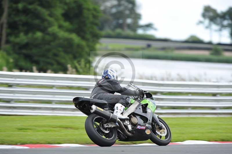 Motorcycle action photographs;Trackday digital images;event digital images;eventdigitalimages;no limits trackday;oulton park;oulton park circuit cheshire;oulton park photographs;peter wileman photography;trackday;trackday photos