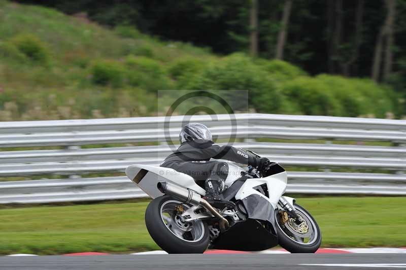 Motorcycle action photographs;Trackday digital images;event digital images;eventdigitalimages;no limits trackday;oulton park;oulton park circuit cheshire;oulton park photographs;peter wileman photography;trackday;trackday photos