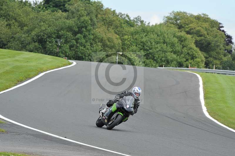 Motorcycle action photographs;Trackday digital images;event digital images;eventdigitalimages;no limits trackday;oulton park;oulton park circuit cheshire;oulton park photographs;peter wileman photography;trackday;trackday photos