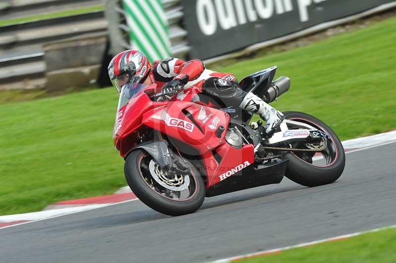 Motorcycle action photographs;Trackday digital images;event digital images;eventdigitalimages;no limits trackday;oulton park;oulton park circuit cheshire;oulton park photographs;peter wileman photography;trackday;trackday photos