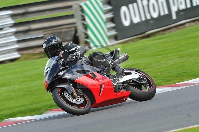 Motorcycle action photographs;Trackday digital images;event digital images;eventdigitalimages;no limits trackday;oulton park;oulton park circuit cheshire;oulton park photographs;peter wileman photography;trackday;trackday photos