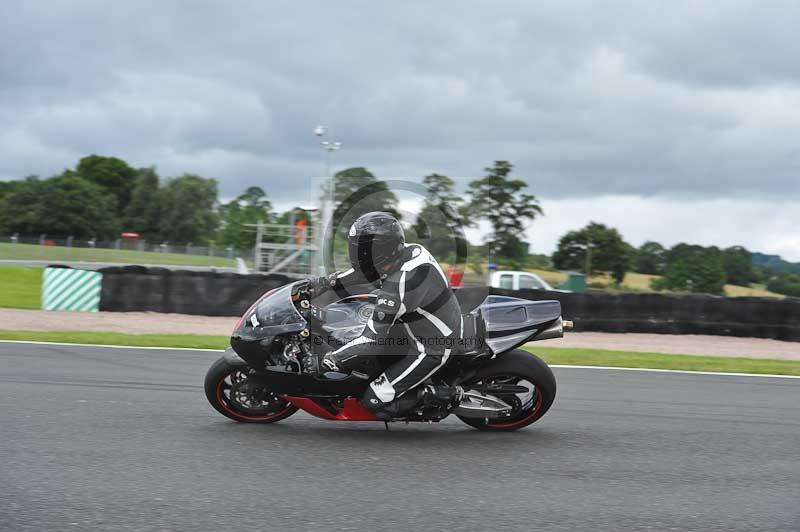 Motorcycle action photographs;Trackday digital images;event digital images;eventdigitalimages;no limits trackday;oulton park;oulton park circuit cheshire;oulton park photographs;peter wileman photography;trackday;trackday photos