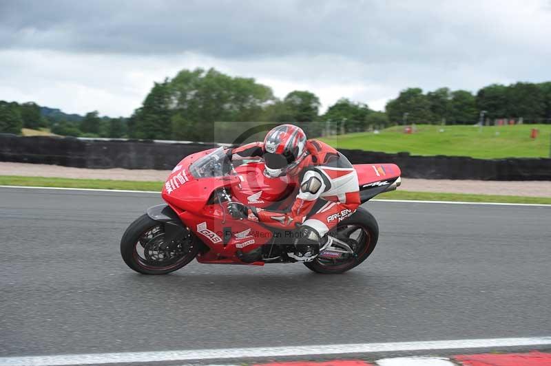 Motorcycle action photographs;Trackday digital images;event digital images;eventdigitalimages;no limits trackday;oulton park;oulton park circuit cheshire;oulton park photographs;peter wileman photography;trackday;trackday photos