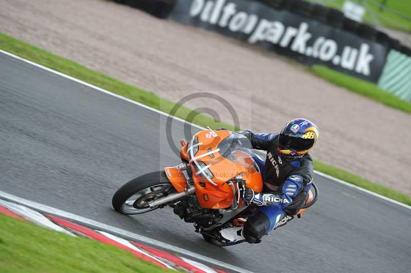 Motorcycle action photographs;Trackday digital images;event digital images;eventdigitalimages;no limits trackday;oulton park;oulton park circuit cheshire;oulton park photographs;peter wileman photography;trackday;trackday photos