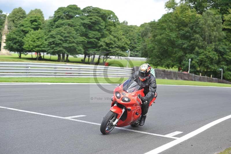 Motorcycle action photographs;Trackday digital images;event digital images;eventdigitalimages;no limits trackday;oulton park;oulton park circuit cheshire;oulton park photographs;peter wileman photography;trackday;trackday photos