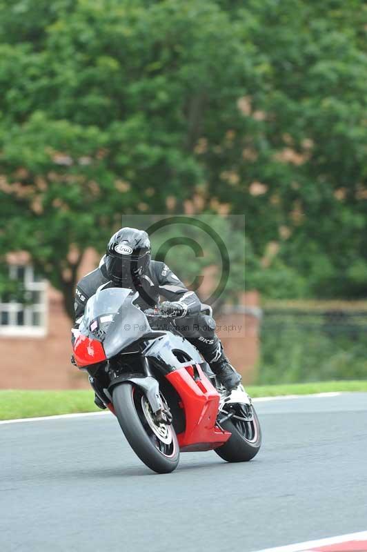 Motorcycle action photographs;Trackday digital images;event digital images;eventdigitalimages;no limits trackday;oulton park;oulton park circuit cheshire;oulton park photographs;peter wileman photography;trackday;trackday photos