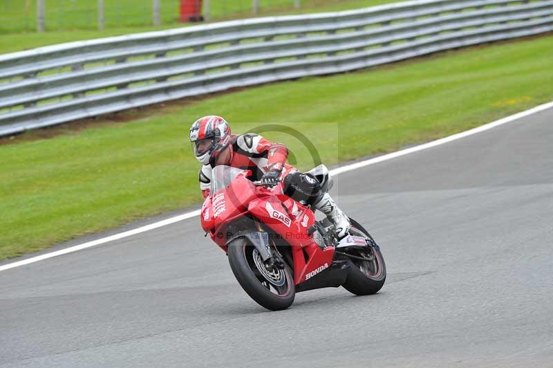 Motorcycle action photographs;Trackday digital images;event digital images;eventdigitalimages;no limits trackday;oulton park;oulton park circuit cheshire;oulton park photographs;peter wileman photography;trackday;trackday photos