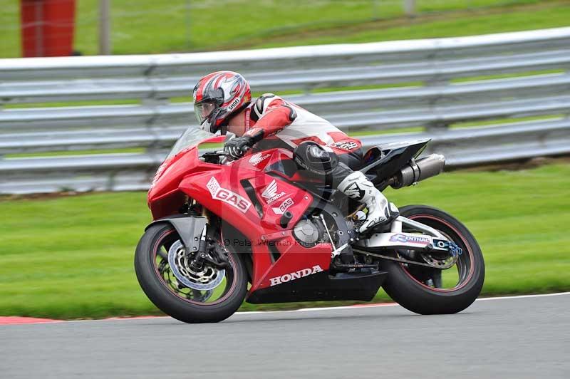 Motorcycle action photographs;Trackday digital images;event digital images;eventdigitalimages;no limits trackday;oulton park;oulton park circuit cheshire;oulton park photographs;peter wileman photography;trackday;trackday photos