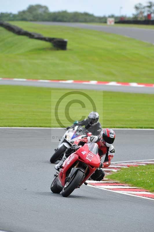 Motorcycle action photographs;Trackday digital images;event digital images;eventdigitalimages;no limits trackday;oulton park;oulton park circuit cheshire;oulton park photographs;peter wileman photography;trackday;trackday photos