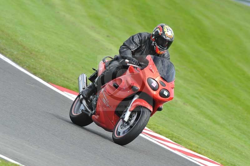 Motorcycle action photographs;Trackday digital images;event digital images;eventdigitalimages;no limits trackday;oulton park;oulton park circuit cheshire;oulton park photographs;peter wileman photography;trackday;trackday photos