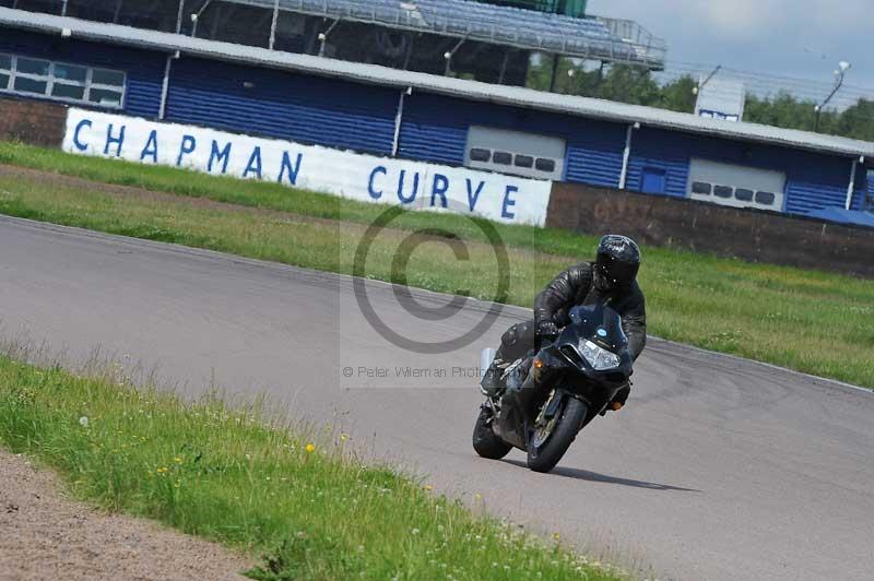 Rockingham no limits trackday;enduro digital images;event digital images;eventdigitalimages;no limits trackdays;peter wileman photography;racing digital images;rockingham raceway northamptonshire;rockingham trackday photographs;trackday digital images;trackday photos