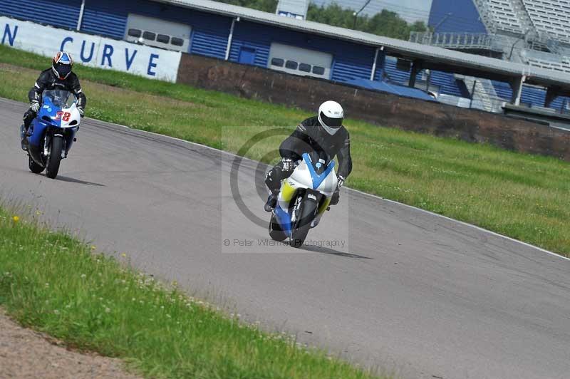 Rockingham no limits trackday;enduro digital images;event digital images;eventdigitalimages;no limits trackdays;peter wileman photography;racing digital images;rockingham raceway northamptonshire;rockingham trackday photographs;trackday digital images;trackday photos