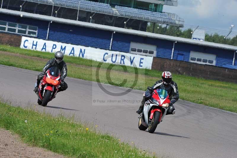 Rockingham no limits trackday;enduro digital images;event digital images;eventdigitalimages;no limits trackdays;peter wileman photography;racing digital images;rockingham raceway northamptonshire;rockingham trackday photographs;trackday digital images;trackday photos