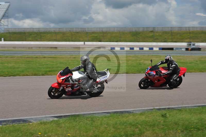 Rockingham no limits trackday;enduro digital images;event digital images;eventdigitalimages;no limits trackdays;peter wileman photography;racing digital images;rockingham raceway northamptonshire;rockingham trackday photographs;trackday digital images;trackday photos