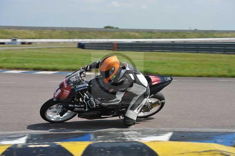 Motorcycle action photographs;Rockingham;Rockingham photographs;Trackday digital images;event digital images;eventdigitalimages;no limits trackday;peter wileman photography;rockingham corby northamptonshire;trackday;trackday photos