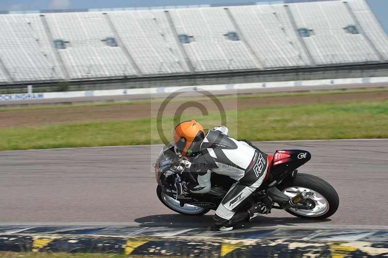 Motorcycle action photographs;Rockingham;Rockingham photographs;Trackday digital images;event digital images;eventdigitalimages;no limits trackday;peter wileman photography;rockingham corby northamptonshire;trackday;trackday photos