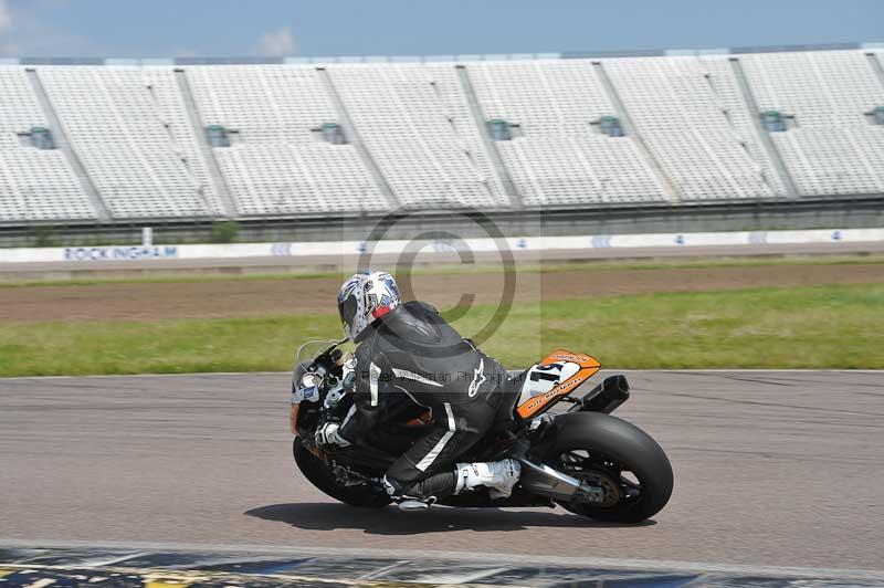 Motorcycle action photographs;Rockingham;Rockingham photographs;Trackday digital images;event digital images;eventdigitalimages;no limits trackday;peter wileman photography;rockingham corby northamptonshire;trackday;trackday photos