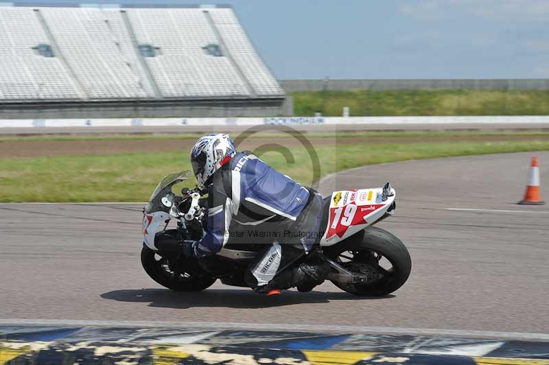 Motorcycle action photographs;Rockingham;Rockingham photographs;Trackday digital images;event digital images;eventdigitalimages;no limits trackday;peter wileman photography;rockingham corby northamptonshire;trackday;trackday photos